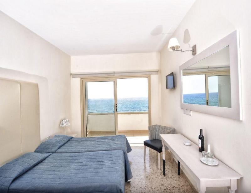 Piere Anne Beach Hotel - Oda