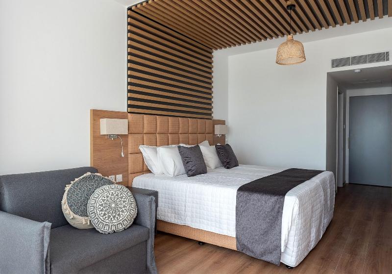 Piere Anne Beach Hotel - Oda
