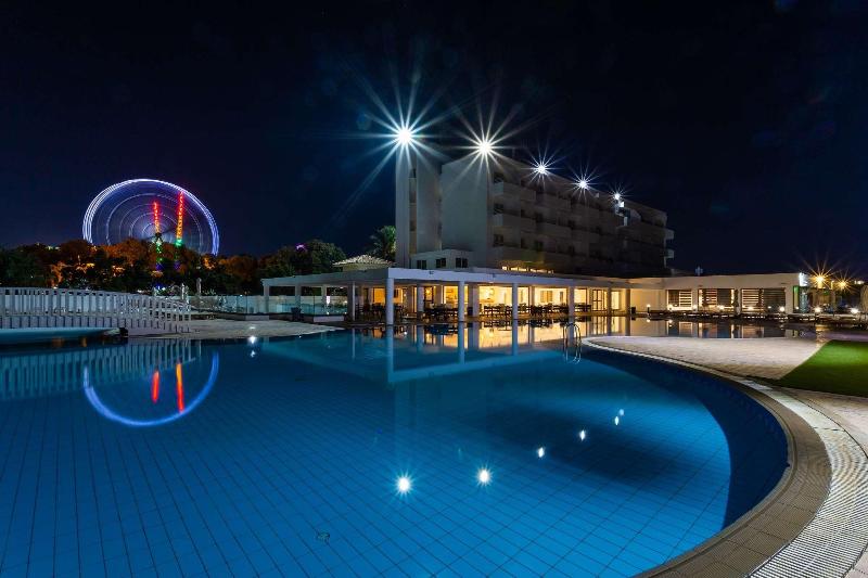 Piere Anne Beach Hotel - Havuz
