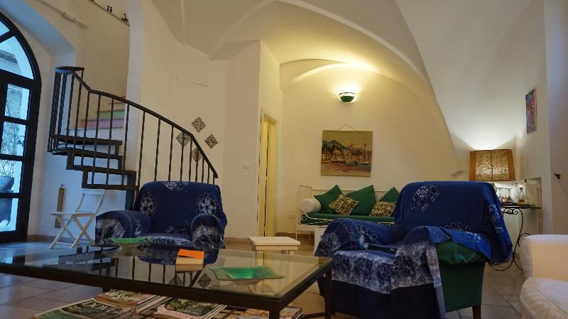 Palazzo Guglielmo - Oda