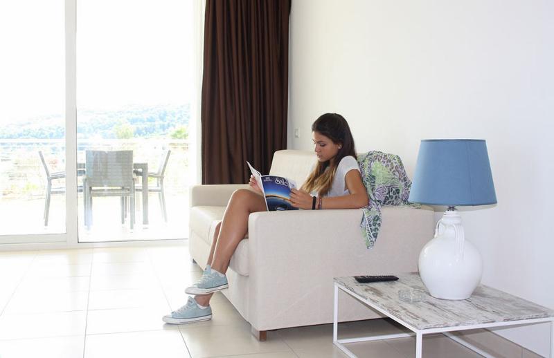 19 Summer Suites - Lobi