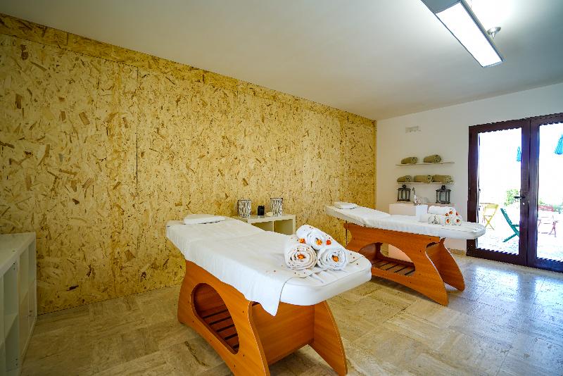 19 Summer Suites - Havuz