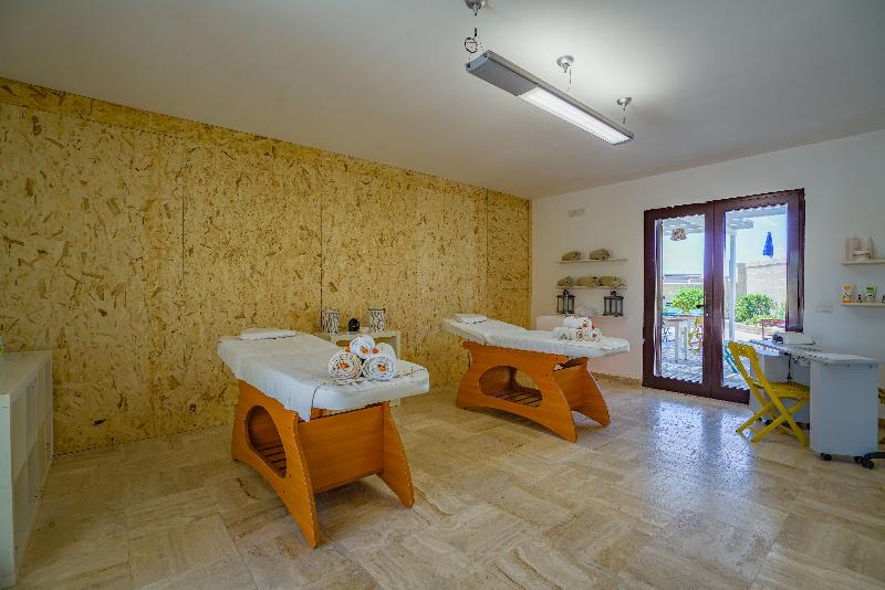 19 Summer Suites - Havuz