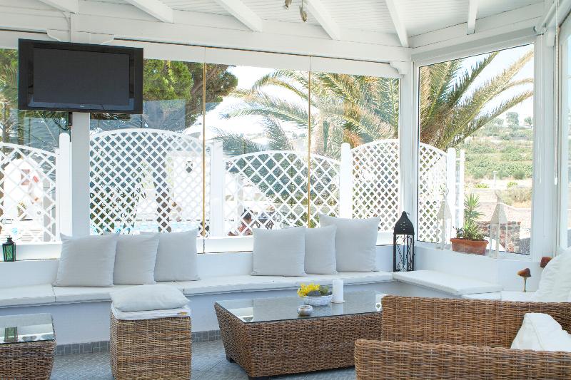 Milos Villas - Lobi