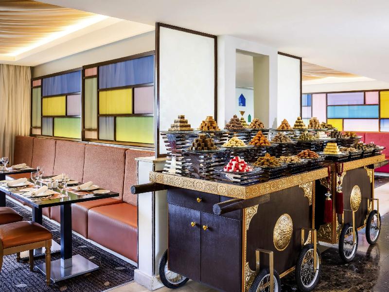 Movenpick Hotel & Residences Hajar Tower Makkah - Restoran