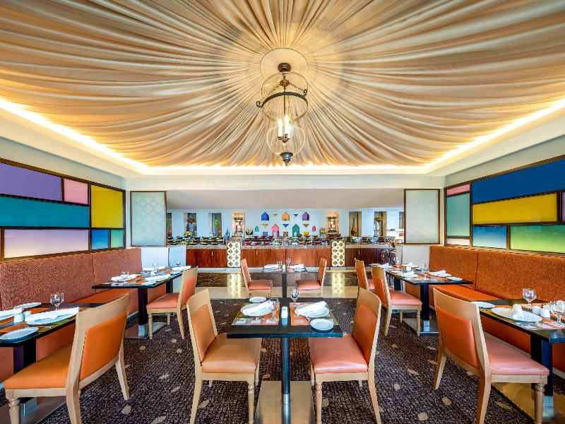 Movenpick Hotel & Residences Hajar Tower Makkah - Restoran