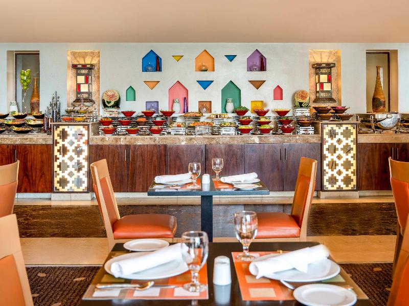 Movenpick Hotel & Residences Hajar Tower Makkah - Restoran