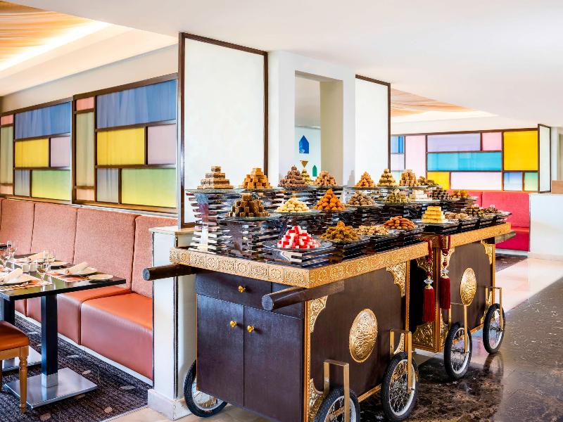 Movenpick Hotel & Residences Hajar Tower Makkah - Restoran