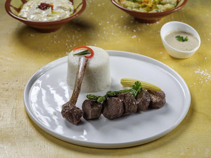 Movenpick Hotel & Residences Hajar Tower Makkah - Restoran