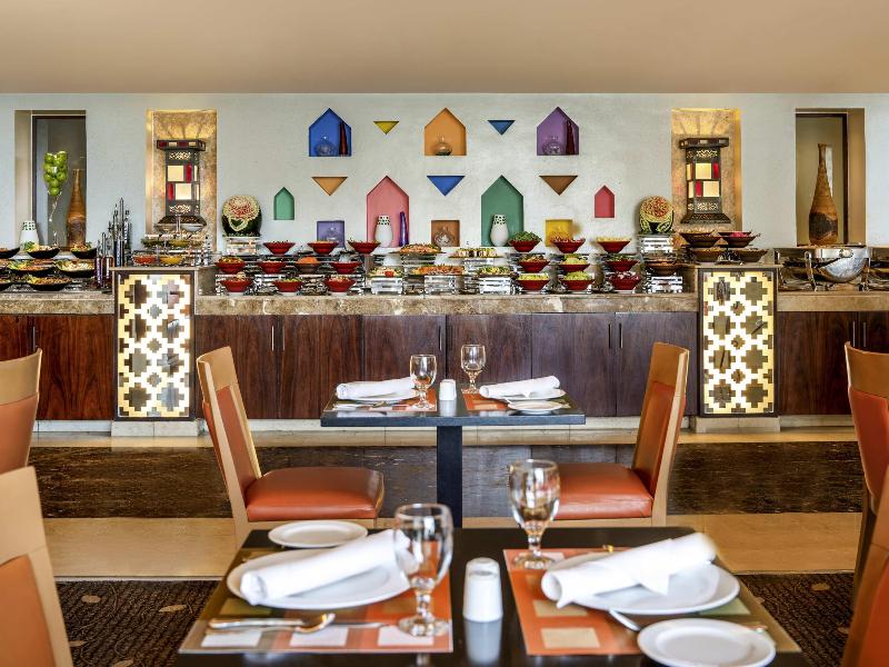 Movenpick Hotel & Residences Hajar Tower Makkah - Restoran