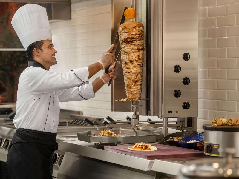 Movenpick Hotel & Residences Hajar Tower Makkah - Restoran