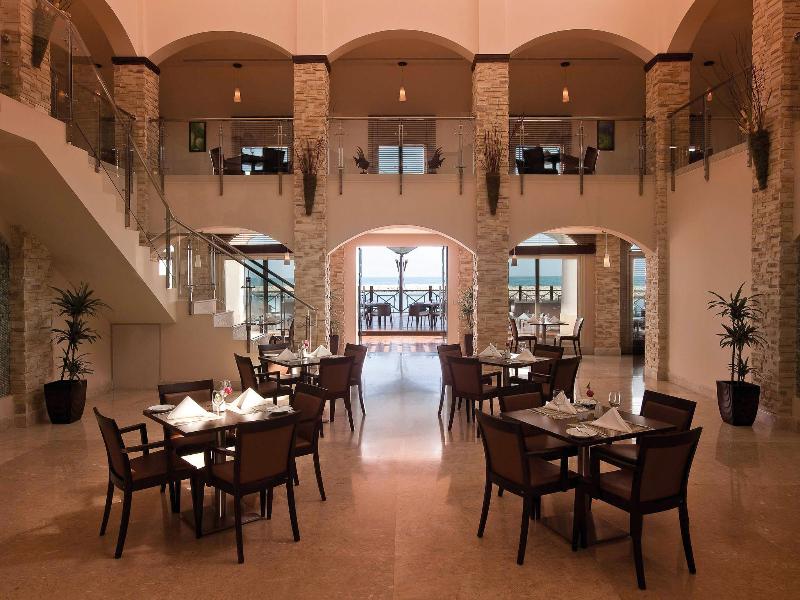 Movenpick Beach Resort Al Khobar - Restoran