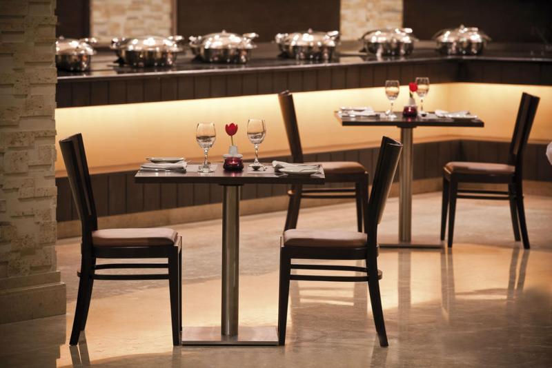Movenpick Beach Resort Al Khobar - Restoran
