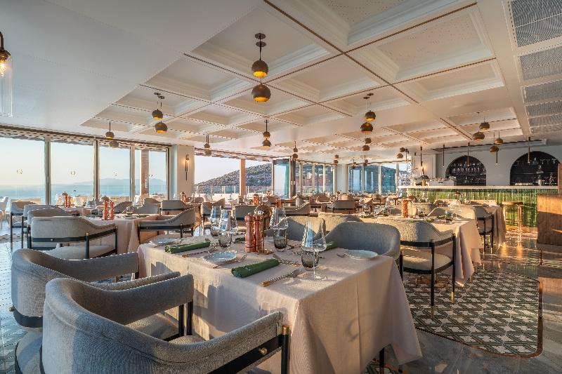 Qlusive Hotel - Restoran