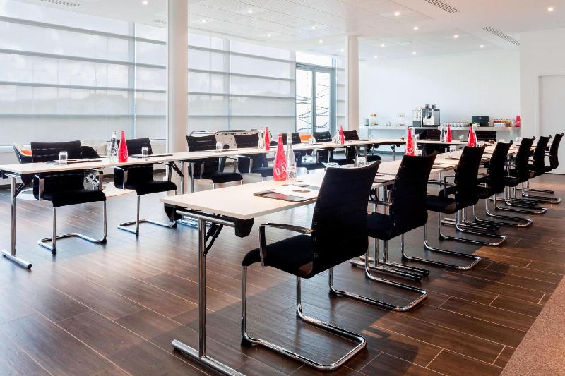 AC Hotel by Marriott Paris Le Bourget Airport - Toplantı