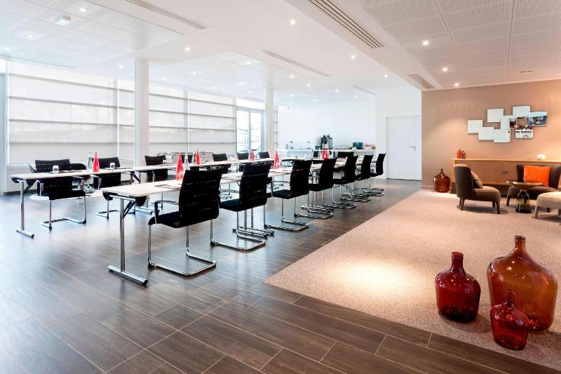 AC Hotel by Marriott Paris Le Bourget Airport - Toplantı