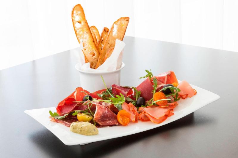 AC Hotel by Marriott Paris Le Bourget Airport - Restoran