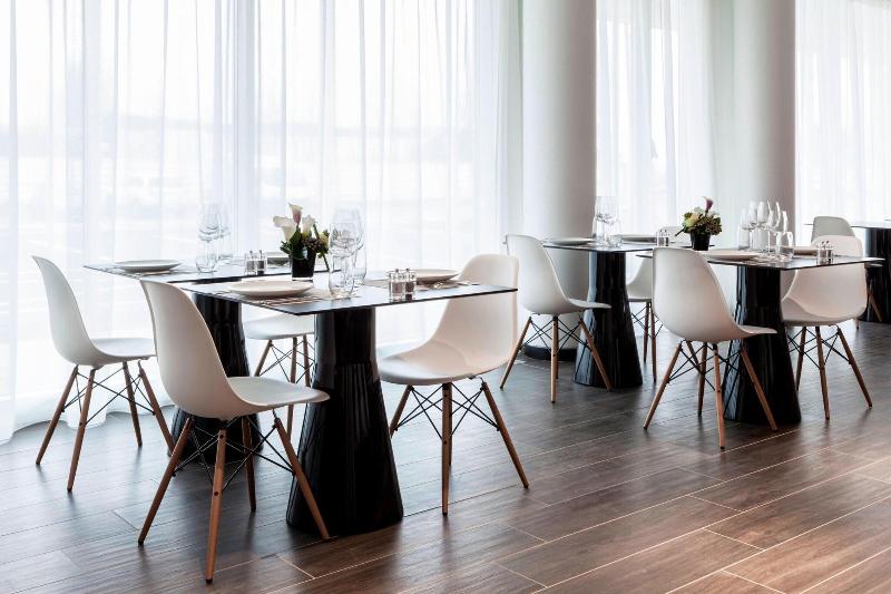 AC Hotel by Marriott Paris Le Bourget Airport - Restoran