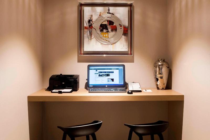 AC Hotel by Marriott Paris Le Bourget Airport - Restoran