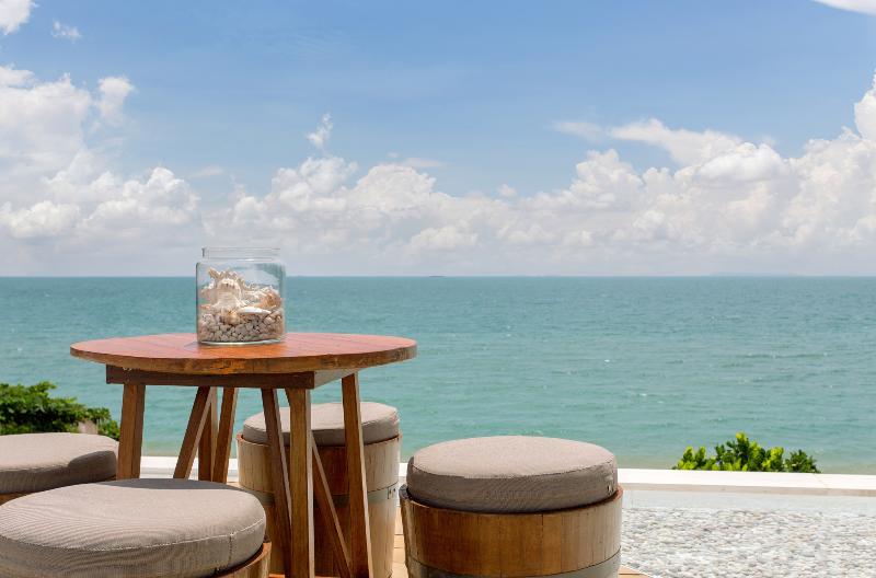 U Pattaya - Bar