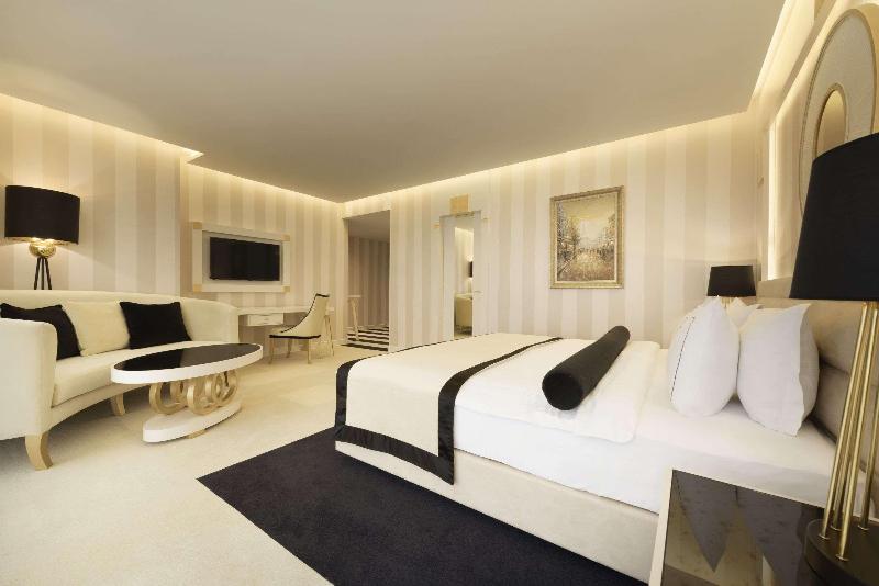 Ramada Hotel & Suites By Wyndham Istanbul Sisli - Oda