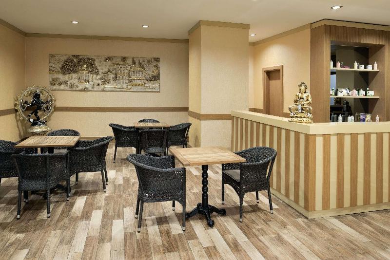 Ramada Hotel & Suites By Wyndham Istanbul Sisli - Restoran