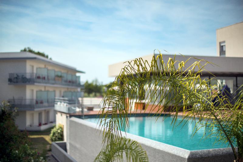 Comfort Aparthotel Antibes Le Maestria - Havuz