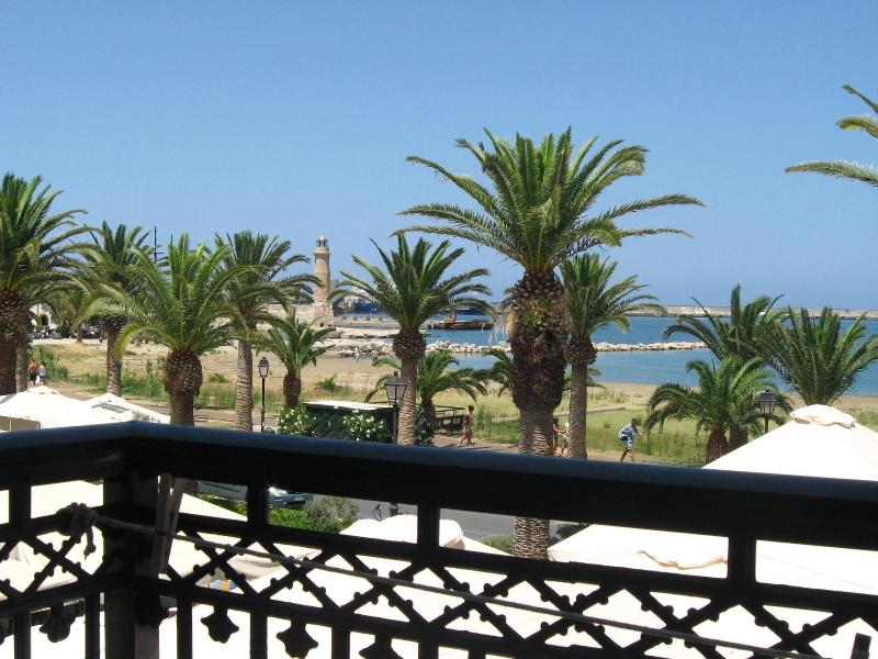Rent Rooms The Seafront - Genel