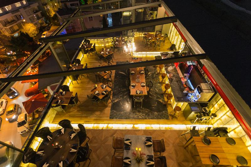 Check Inn Hotel - Bar