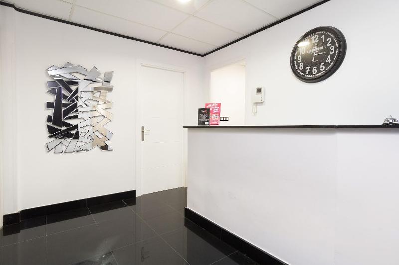 Hostal Gran Via 63 Rooms - Lobi