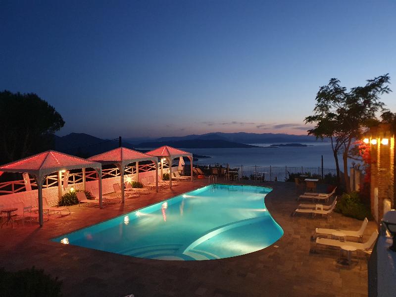 Lagou Raxi Country Hotel - Havuz