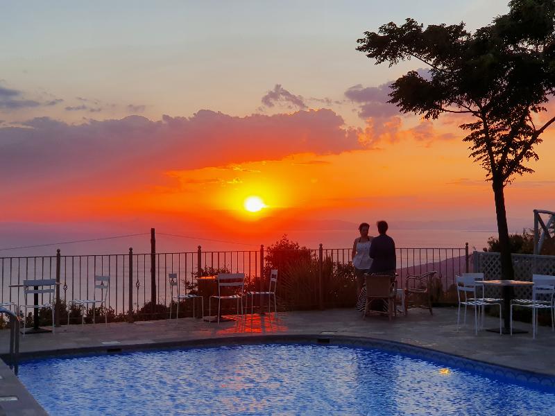 Lagou Raxi Country Hotel - Teras