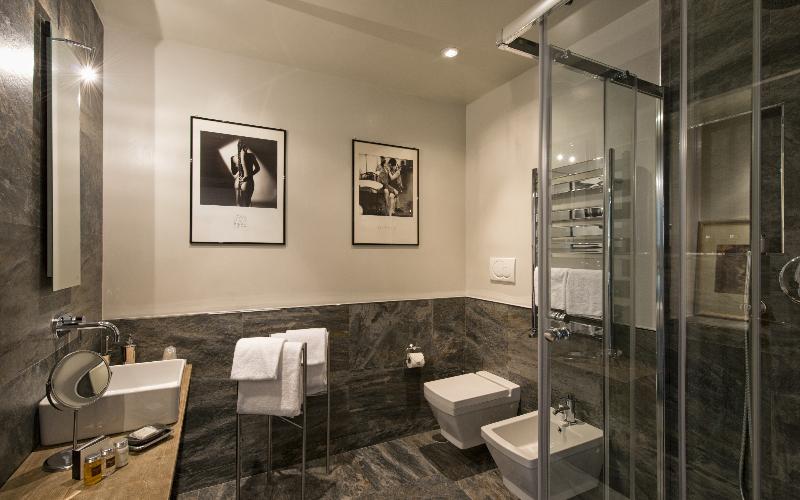 The Independent Suites - Genel