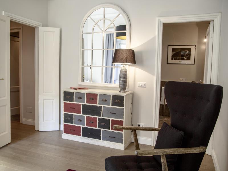 The Independent Suites - Genel