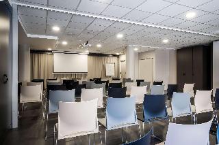Best Western Plus Suitcase Paris La Defense fotoÄŸrafÄ±
