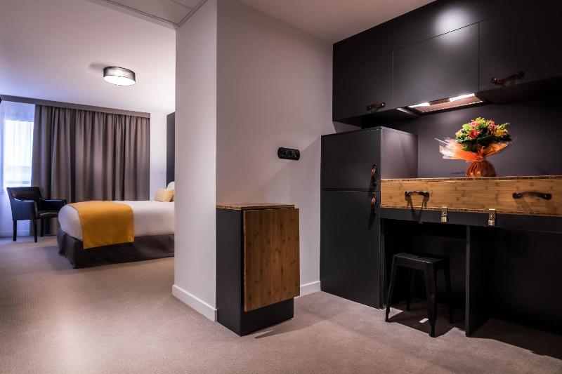 Best Western Plus Suitcase Paris La Defense - Oda