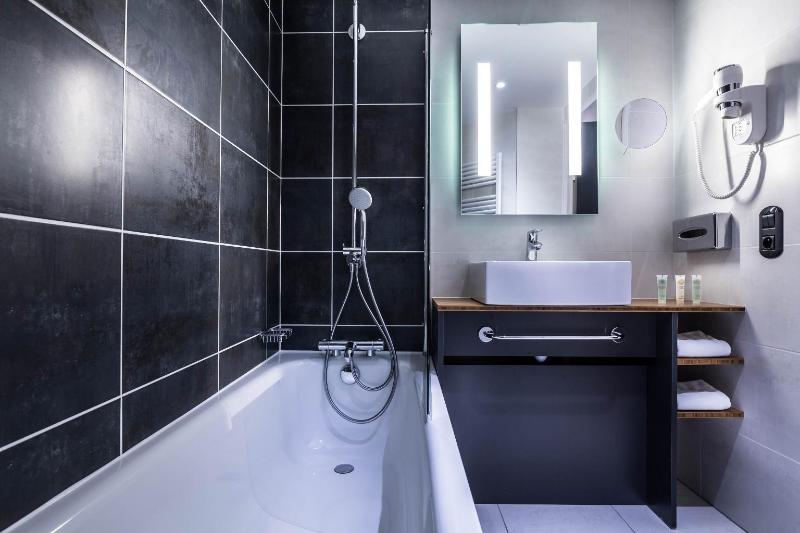 Best Western Plus Suitcase Paris La Defense - Oda