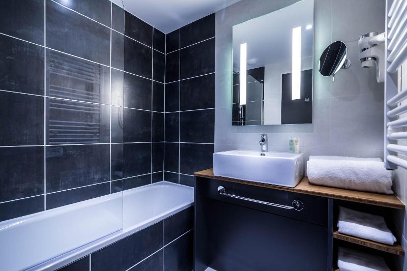 Best Western Plus Suitcase Paris La Defense - Oda