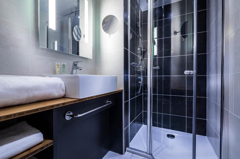 Best Western Plus Suitcase Paris La Defense - Oda