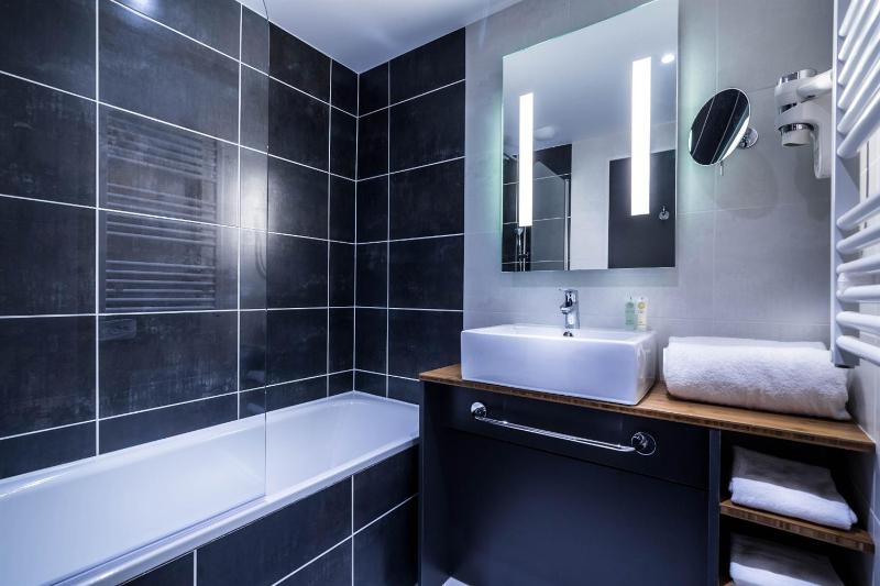 Best Western Plus Suitcase Paris La Defense - Oda