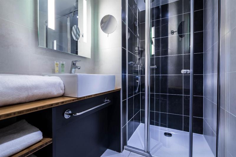 Best Western Plus Suitcase Paris La Defense - Oda