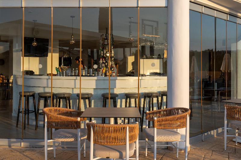 Arkadia Luxury Hotel Apartments - Bar