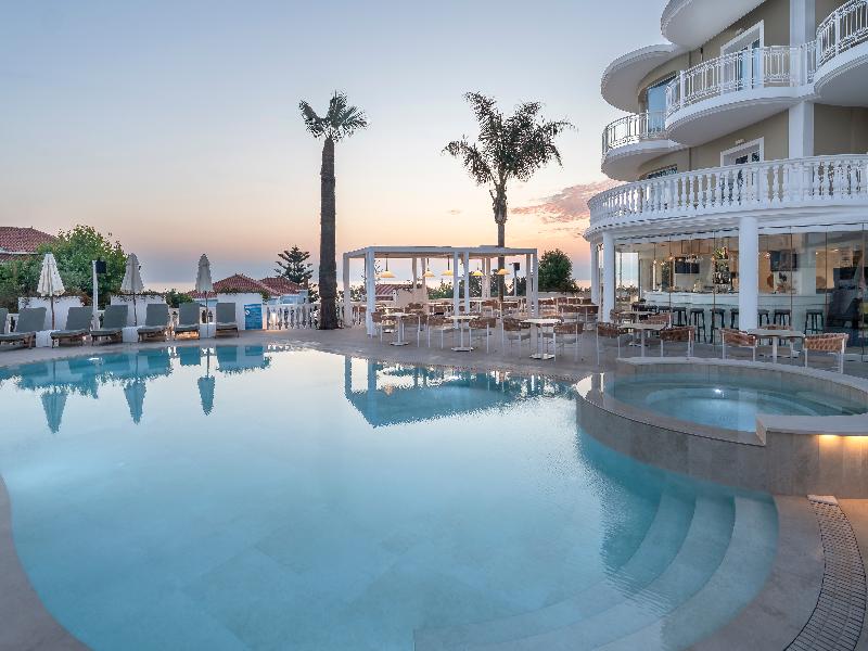 Arkadia Luxury Hotel Apartments - Havuz