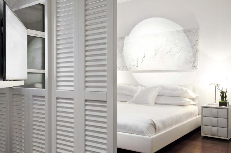 Magna Pars - L'Hotel a Parfum - Oda