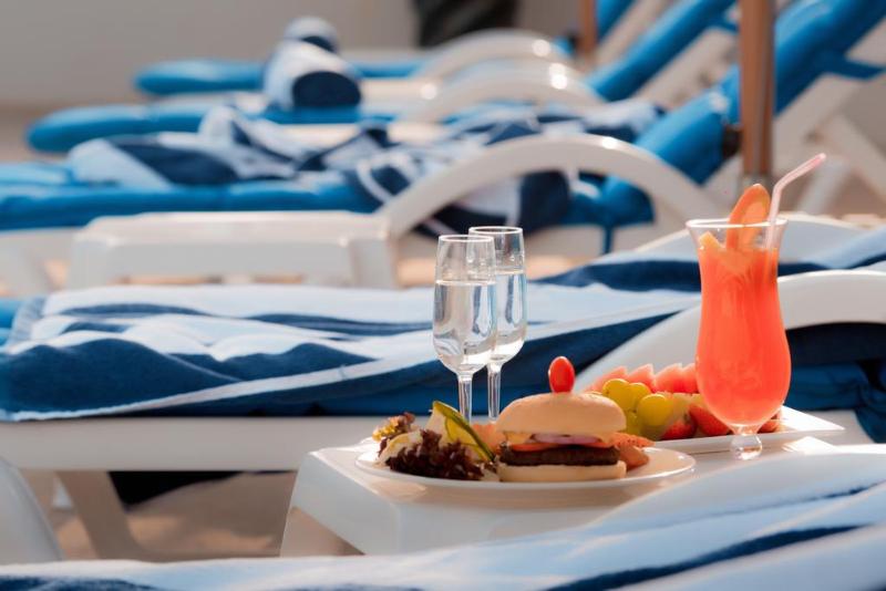 Signature Hotel Al Barsha - Havuz