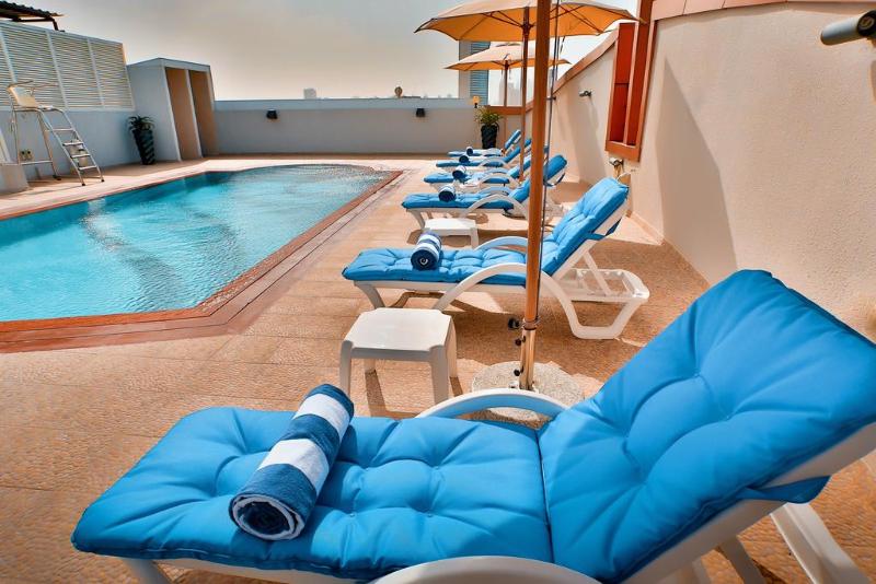 Signature Hotel Al Barsha - Havuz