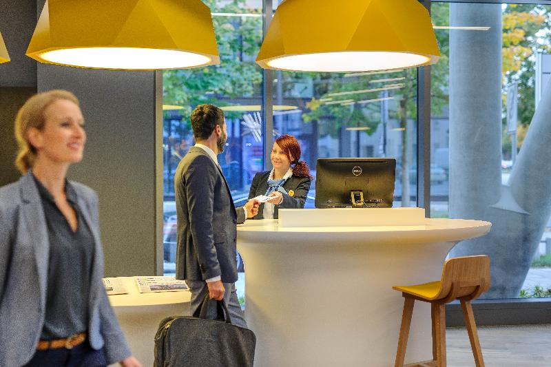 Novotel Muenchen City Arnulfpark - Lobi