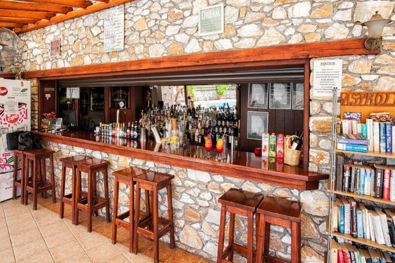 Villa Maraki - Bar