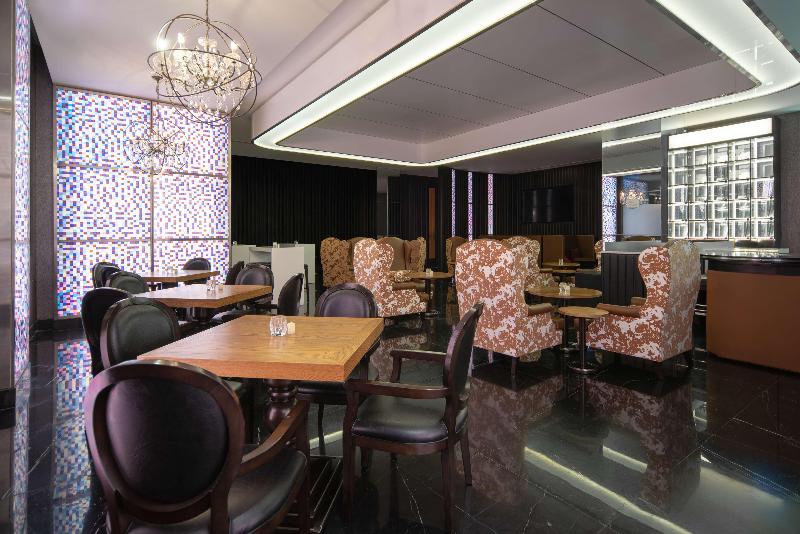 A Radisson Collection Hotel, Hormuz Grand Muscat - Bar