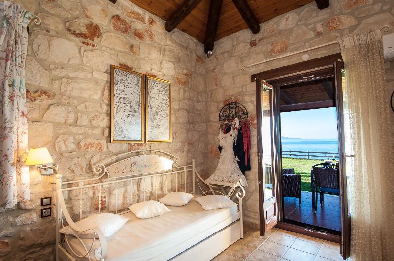 Kavos Psarou Villas - Oda